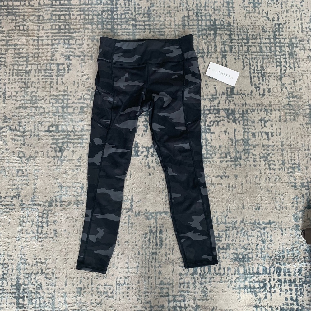 Athleta Camo Contender 7/8 Tight